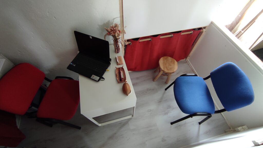 cabinet diététique présentant le bureau, l'intérieur du cabinet pour vous accueillir et faire les suivis et bilans nutrition.